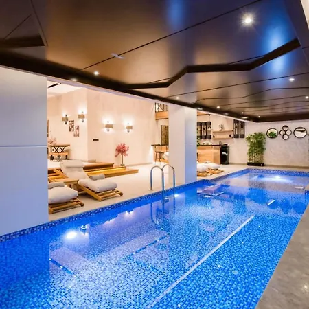 4 Bdr Ultra Luxury With Cinema Victoria וילה