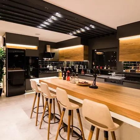 4 Bdr Ultra Luxury With Cinema Victoria קס
