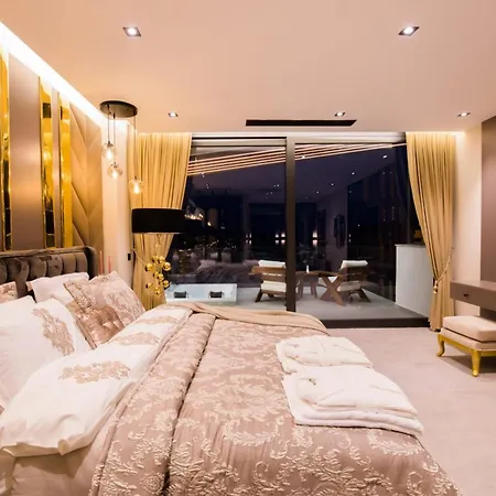 4 Bdr Ultra Luxury With Cinema Victoria וילה קס