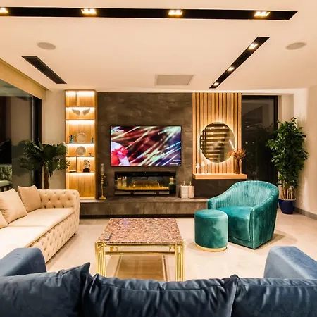 4 Bdr Ultra Luxury With Cinema Victoria *
