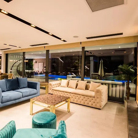 4 Bdr Ultra Luxury With Cinema Victoria