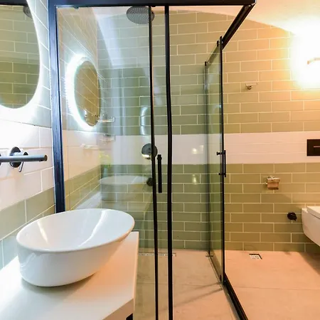 4 Bdr Ultra Luxury With Cinema Victoria Villa